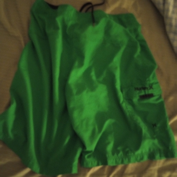 Men's green and black Hurley board shorts size 38 - Picture 2 of 2
